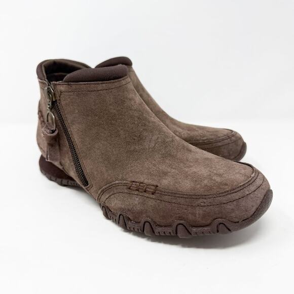 NWOB Skechers Brown Suede Flat Ankle Boots Women's Size 7 Relaxed Fit Side Zip - Picture 1 of 10
